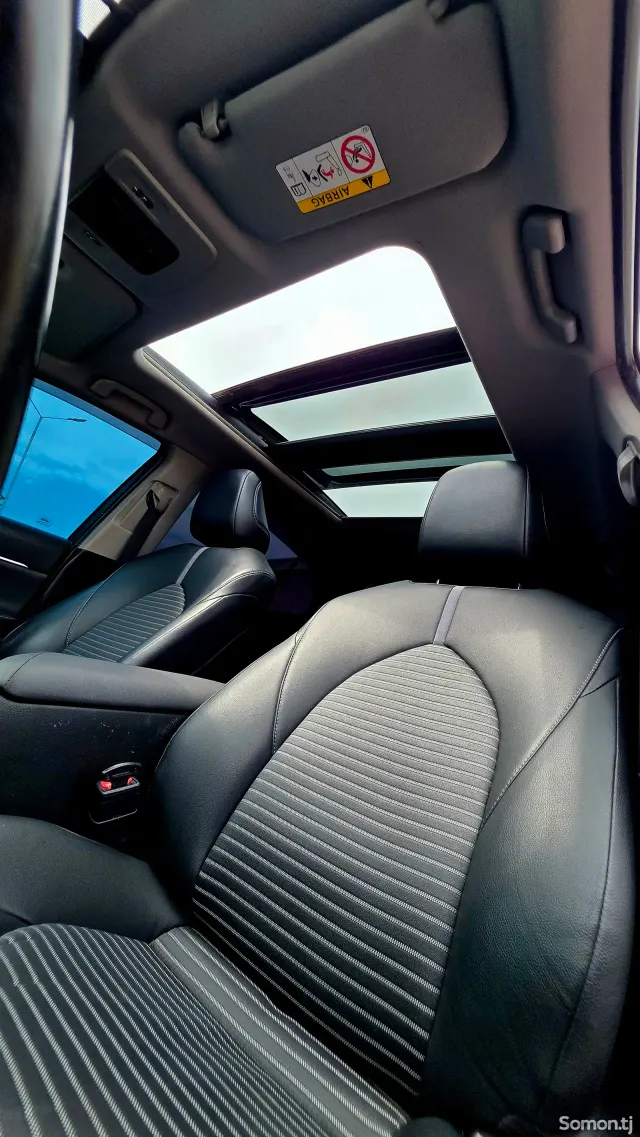 Toyota Camry 2020 · 2.5 CVT
