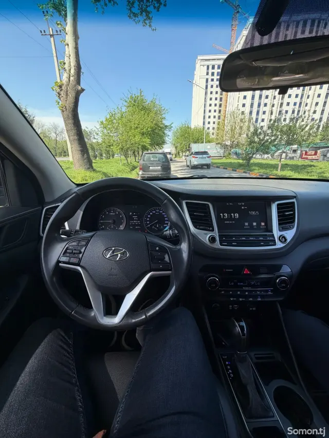 Hyundai Tucson 2016 · 1.6 AT