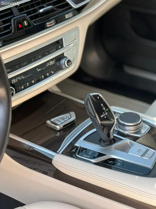 BMW 7 series 2021 · 3.0 AT