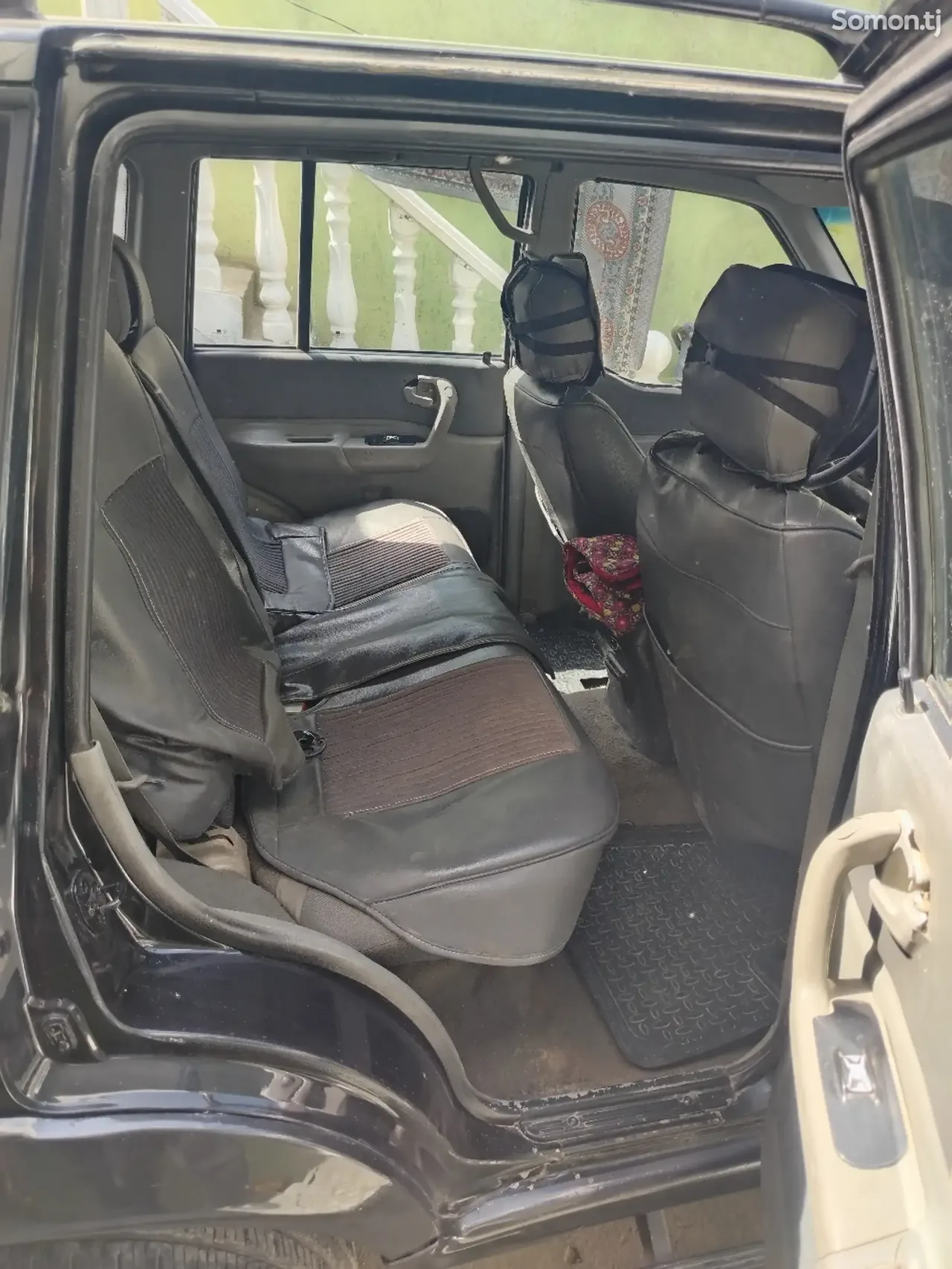 Ssang Yong Musso 1995 · 2.4 MT