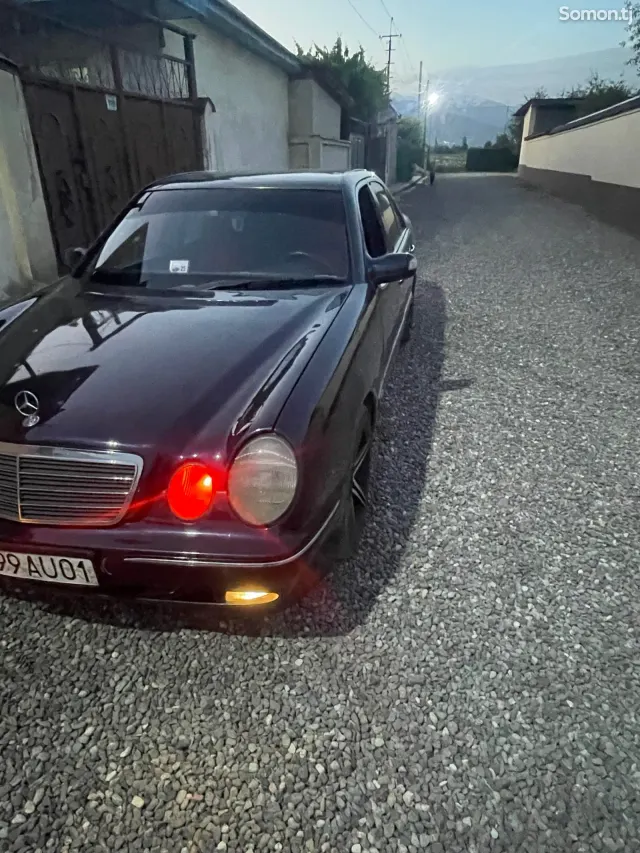 Mercedes-Benz E class 1998 · 2.3 MT