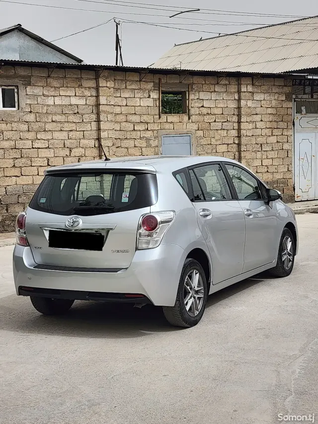 Toyota Corolla Verso 2015 · 1.6 MT