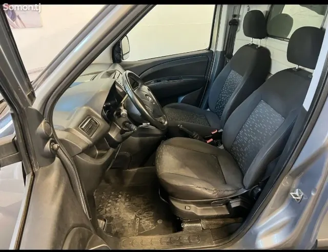 Opel Combo 2014 · 1.6 AT