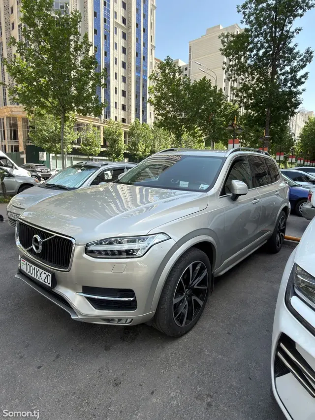 Volvo XC90 2019 · 2.0 AT