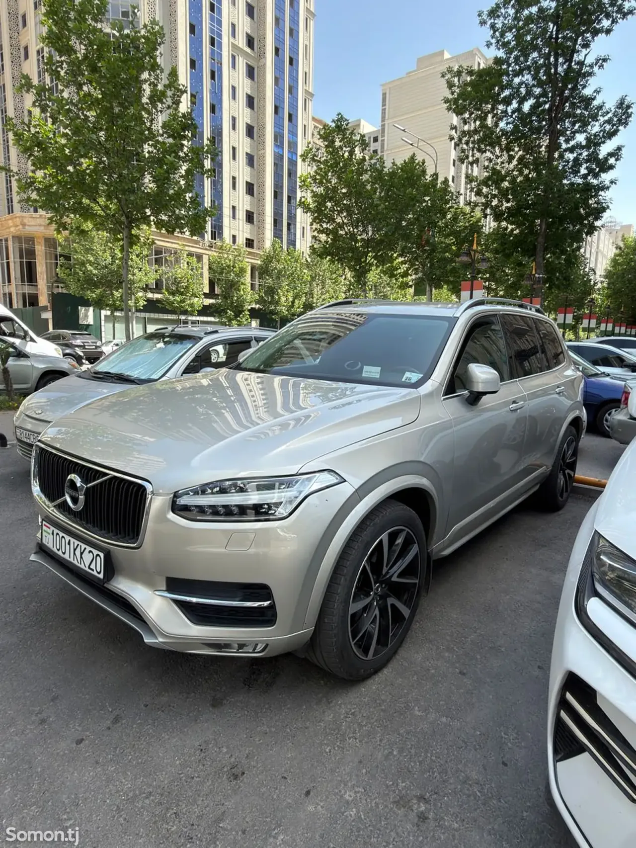 Volvo XC90 2019 · 2.0 AT
