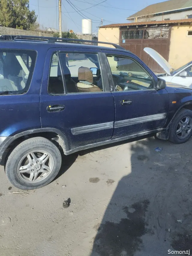 Honda CR-V 1995 · 1.8 MT