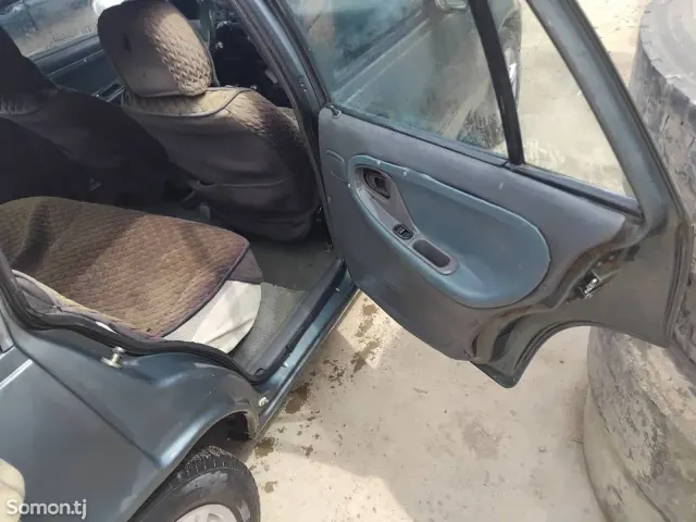 Daewoo Cielo 1995 · 1.6 MT