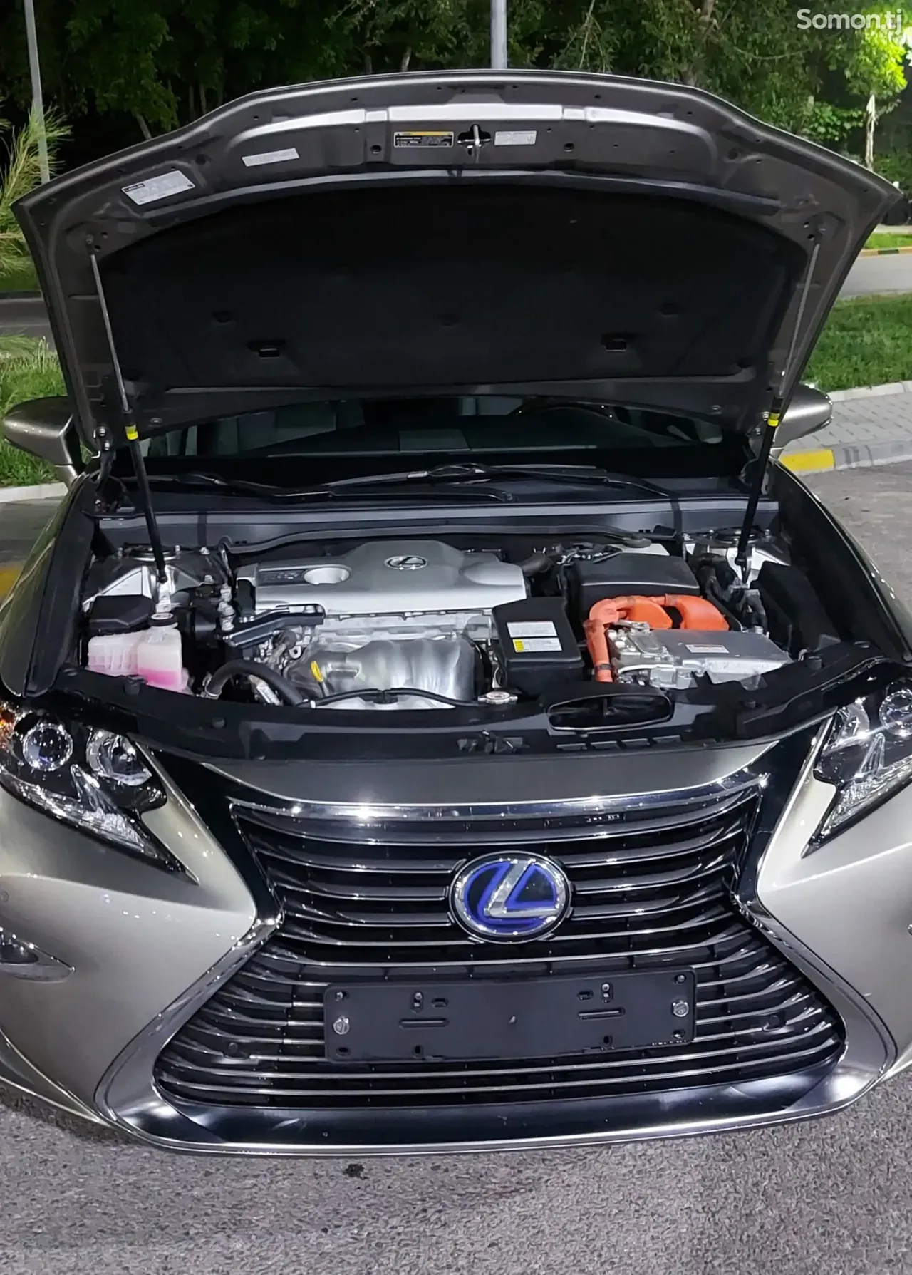 Lexus ES series 2016 · 2.5 AT