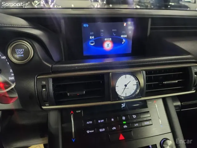 Lexus IS series 2018 · 2.0 AT