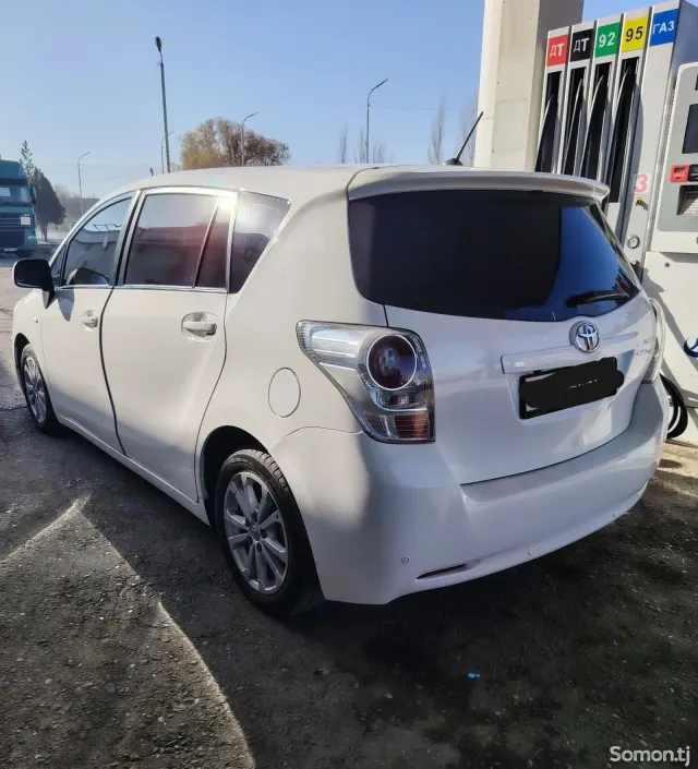 Toyota Verso 2011 · 2.0 MT