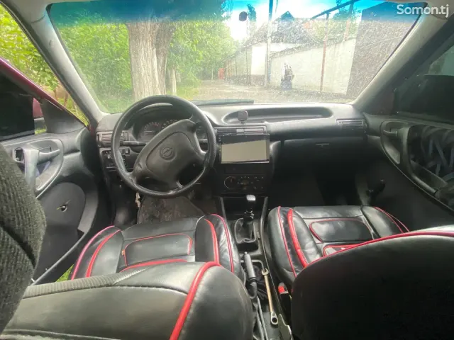 Opel Astra F 1996 · 1.6 MT