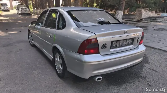 Opel Vectra B 1998 · 1.6 MT