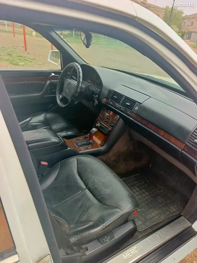 Mercedes-Benz S class 1995 · 3.5 AT