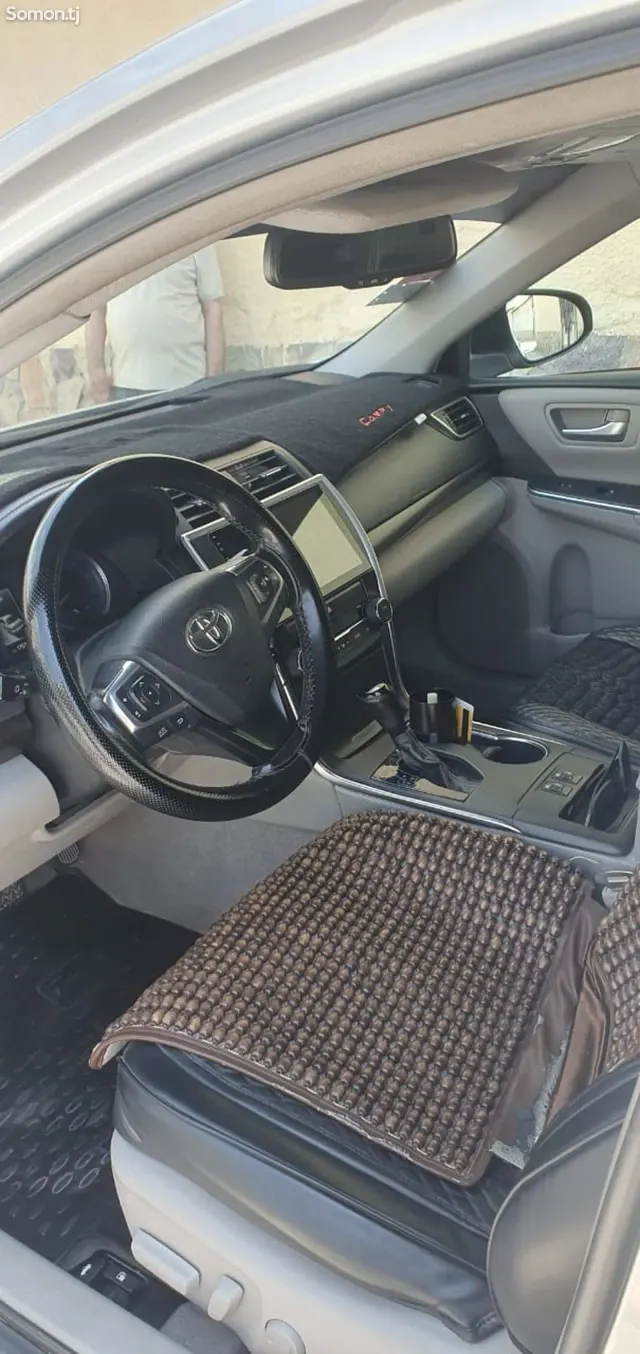 Toyota Camry 2016 · 2.5 AT