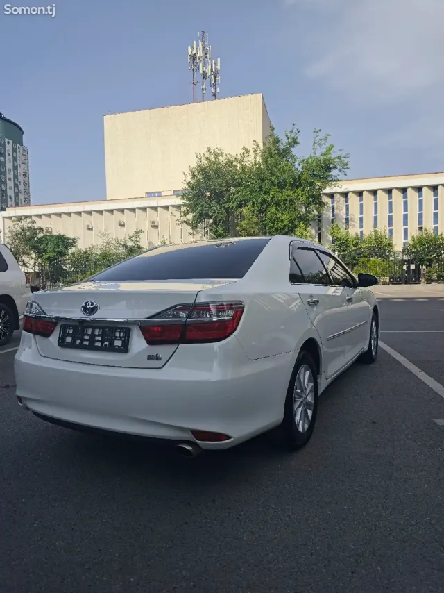 Toyota Camry 2015 · 2.5 AT
