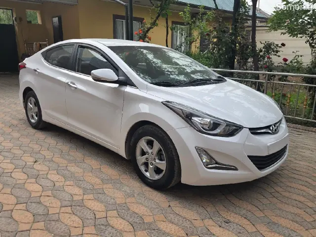 Hyundai Avante 2015 · 1.6 AT