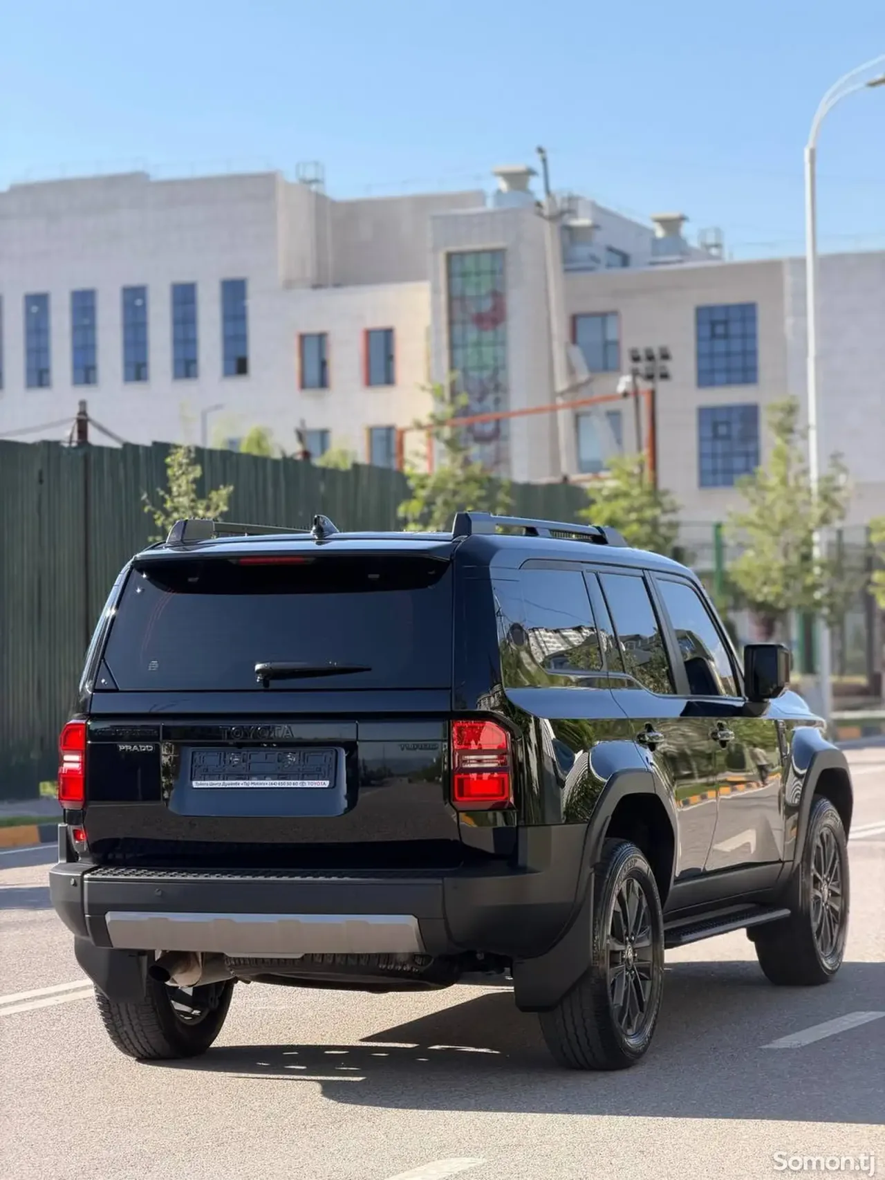 Toyota Land Cruiser Prado 2025 · 2.5 AT