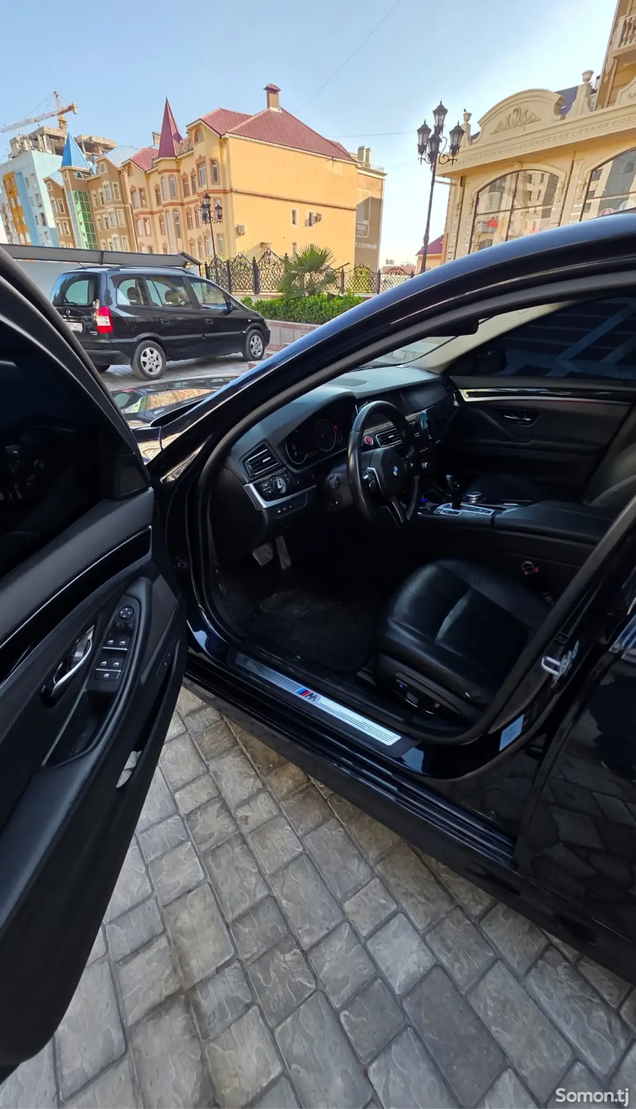 BMW 5 series 2016 · 2.0 AT