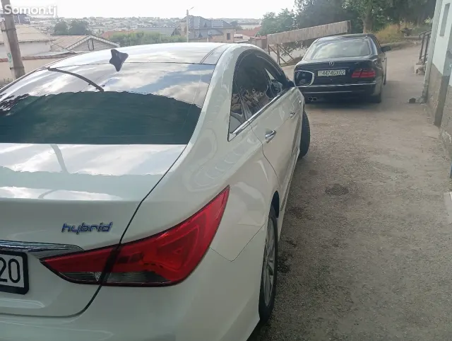 Hyundai Sonata 2014 · 2.0 AT