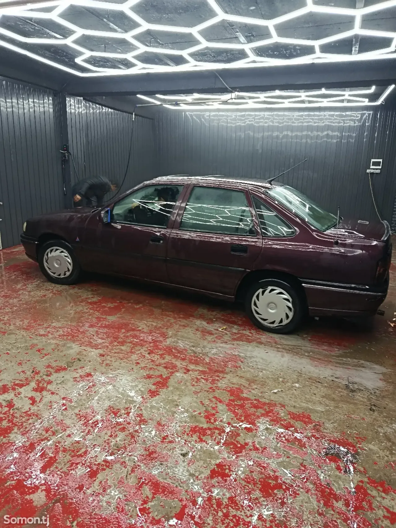 Opel Vectra A 1993 · 1.6 MT
