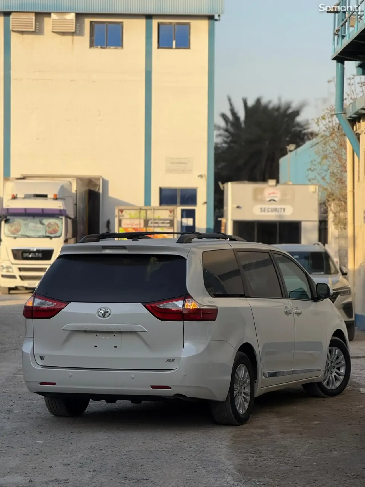 Toyota Sienna 2017 · 3.5 AT
