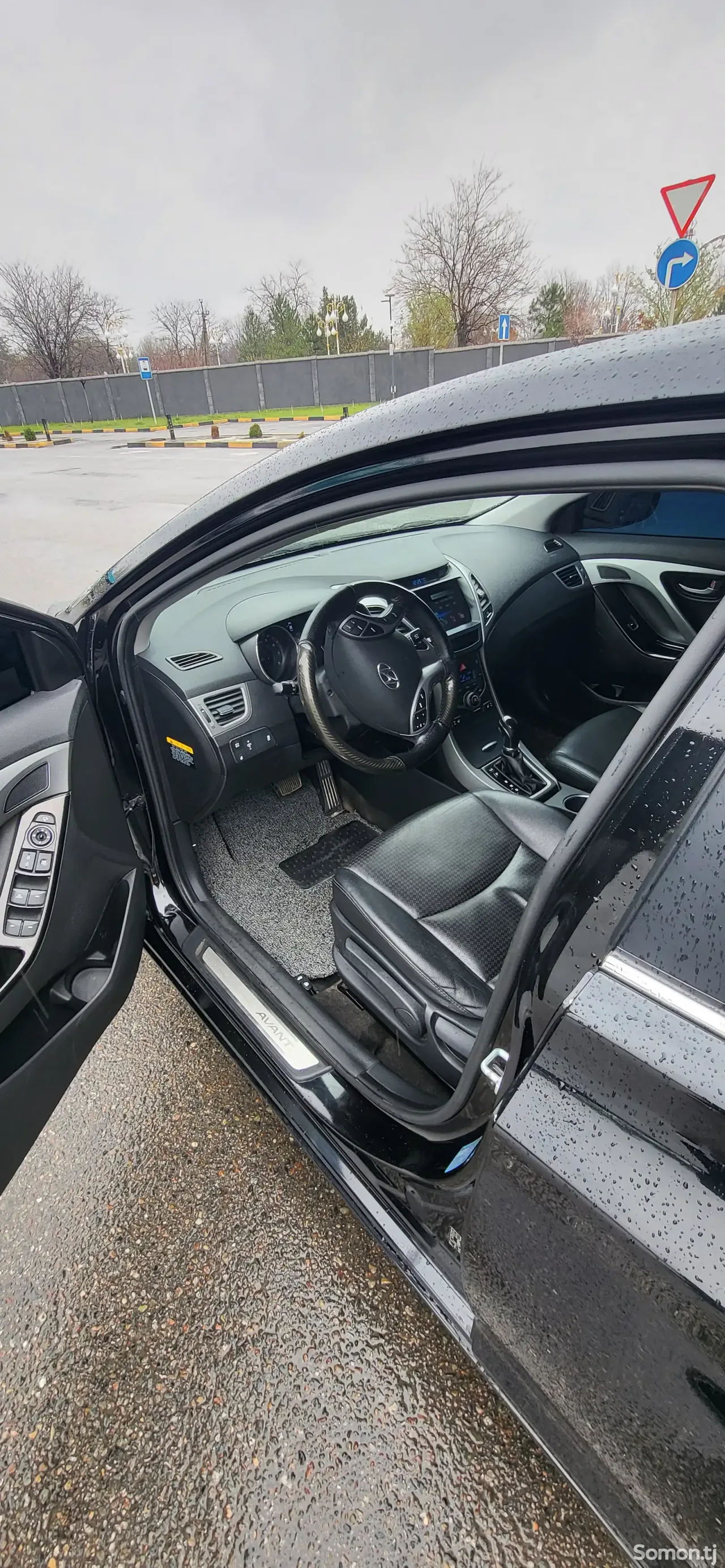 Hyundai Avante 2014 · 1.6 AT