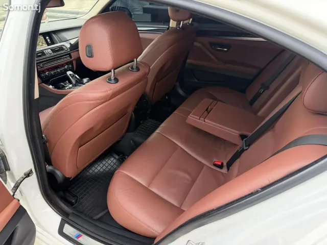 BMW 5 series 2016 · 3.0 AT