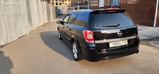 Opel Astra H 2008 · 1.6 MT