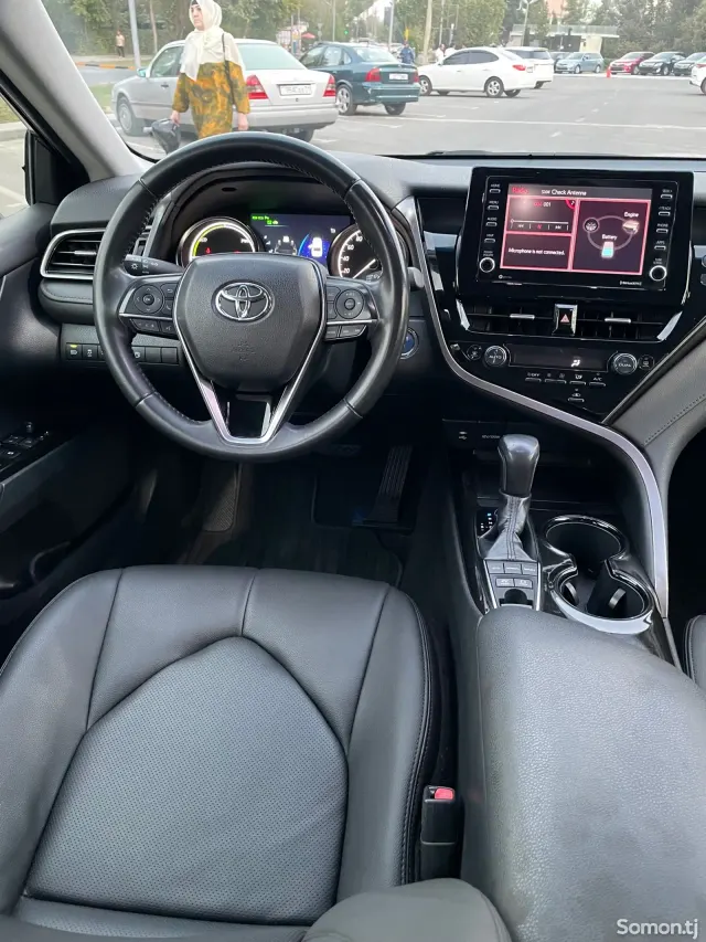 Toyota Camry 2019 · 2.5 AT
