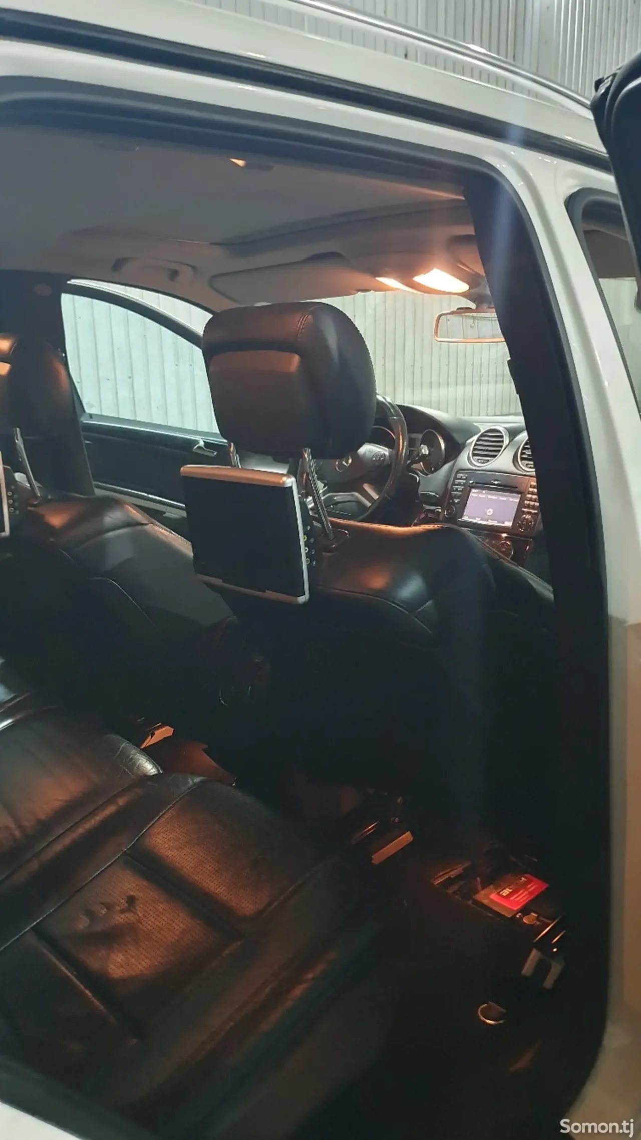 Mercedes-Benz ML class 2011 · 6.3 AT