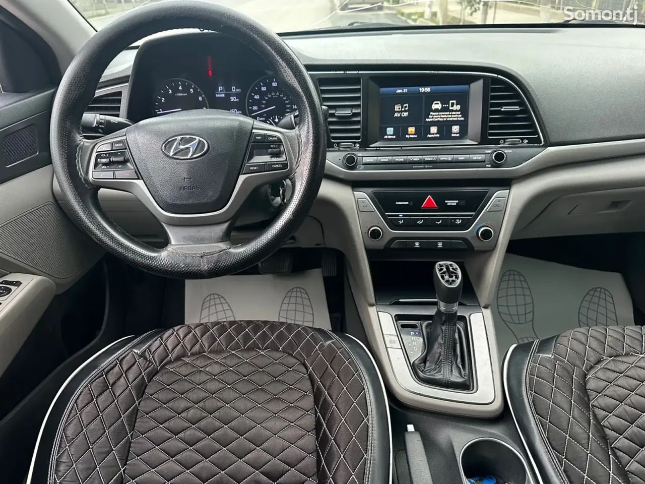 Hyundai Elantra 2017 · 2.0 AT