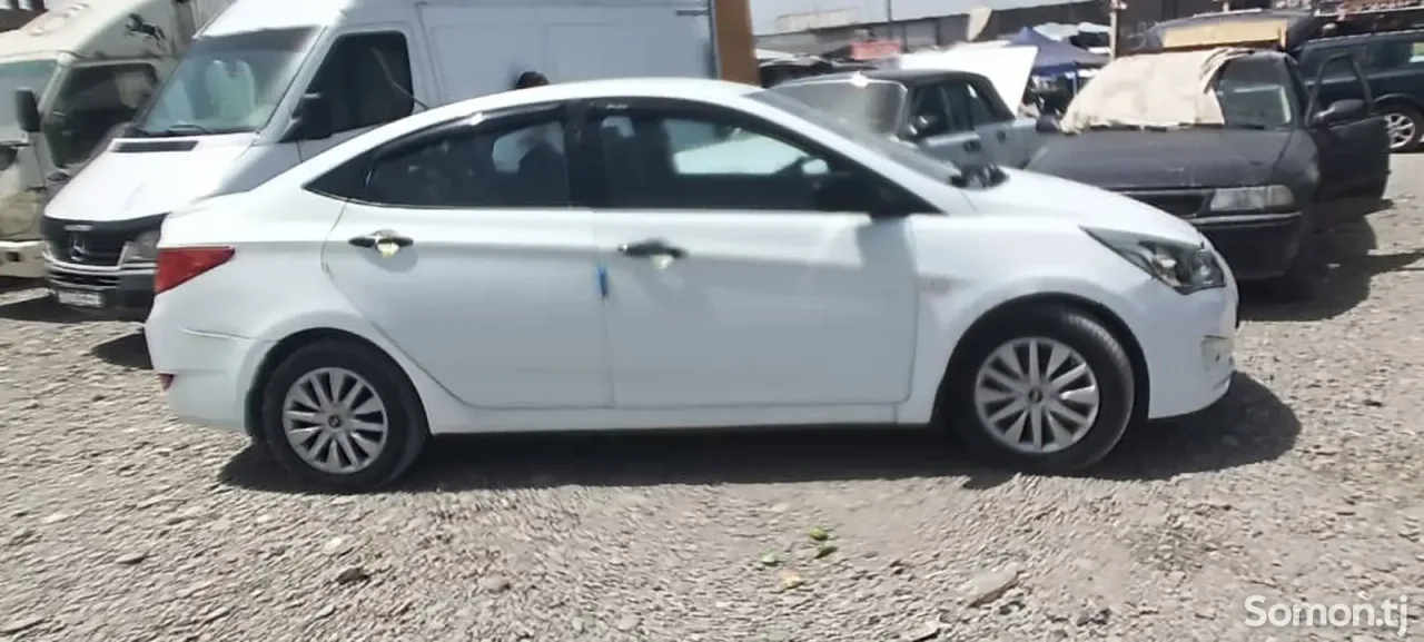 Hyundai Solaris 2016 · 1.4 MT