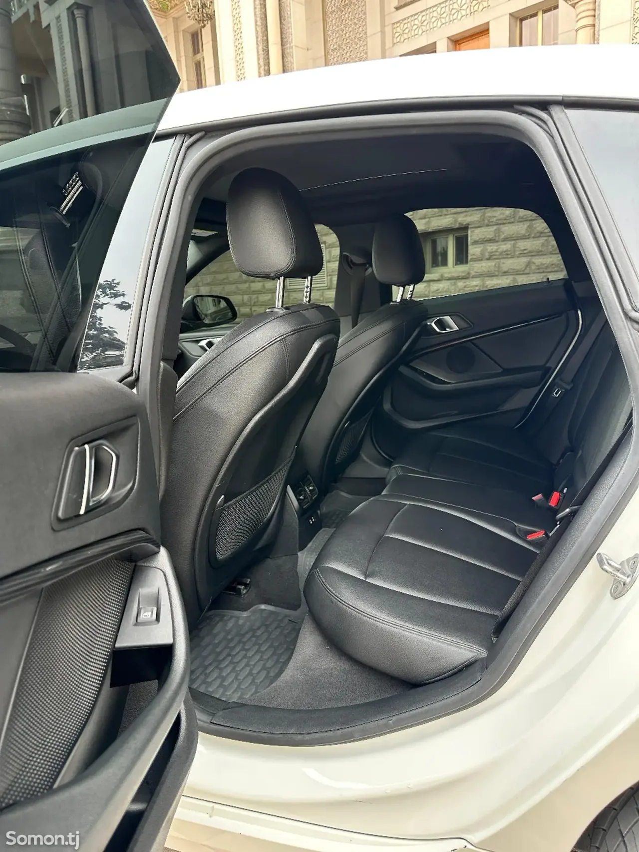 BMW 2 series 2021 · 2.0 AT
