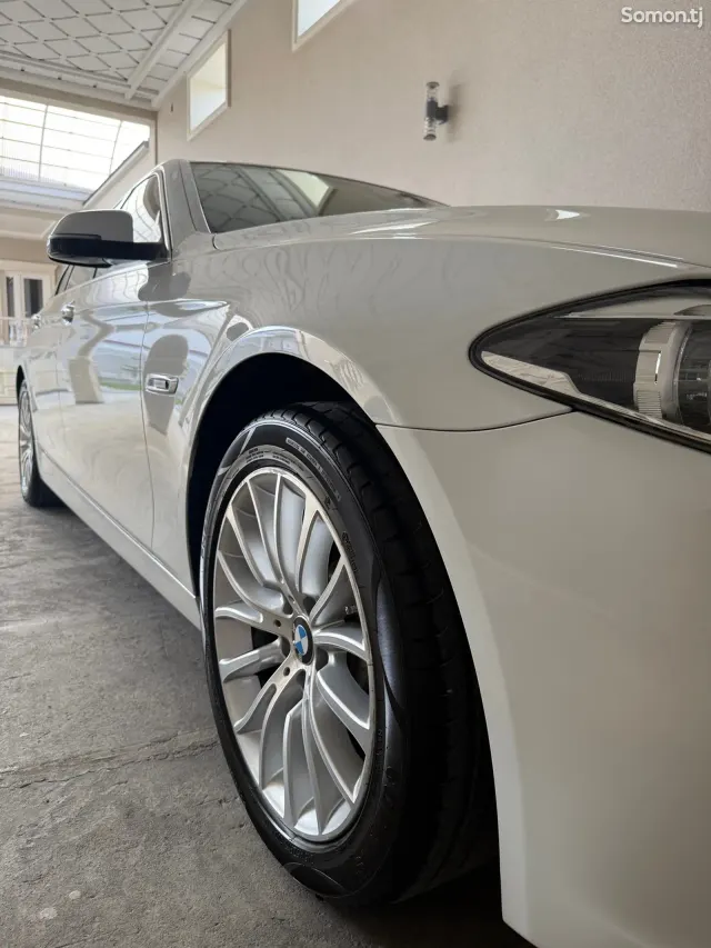 BMW 5 series 2015 · 2.0 AT