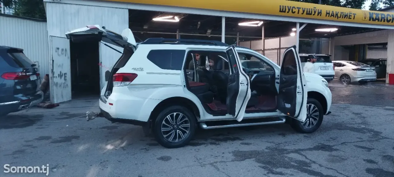 Nissan X-Terra 2018 · 2.5 AT