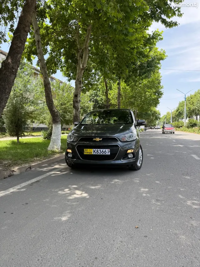 Chevrolet Spark 2016 · 0.8 AT