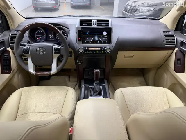 Toyota Land Cruiser Prado 2017 · 4.0 AT