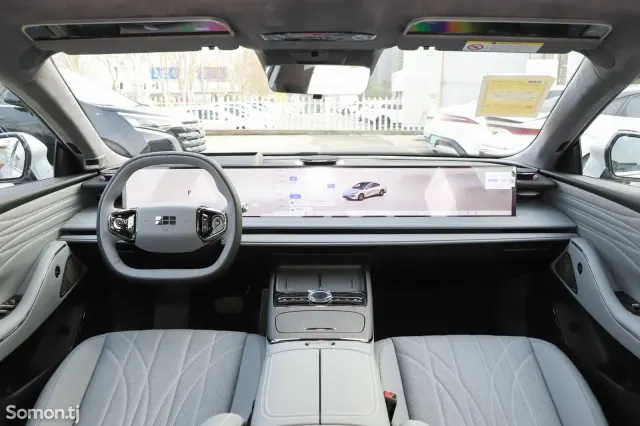 Geely Galaxy E8 2025 · AT