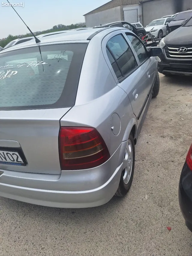 Opel Astra G 1998 · 1.6 AT