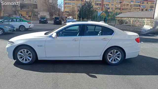 BMW M5 2011 · 2.0 AT