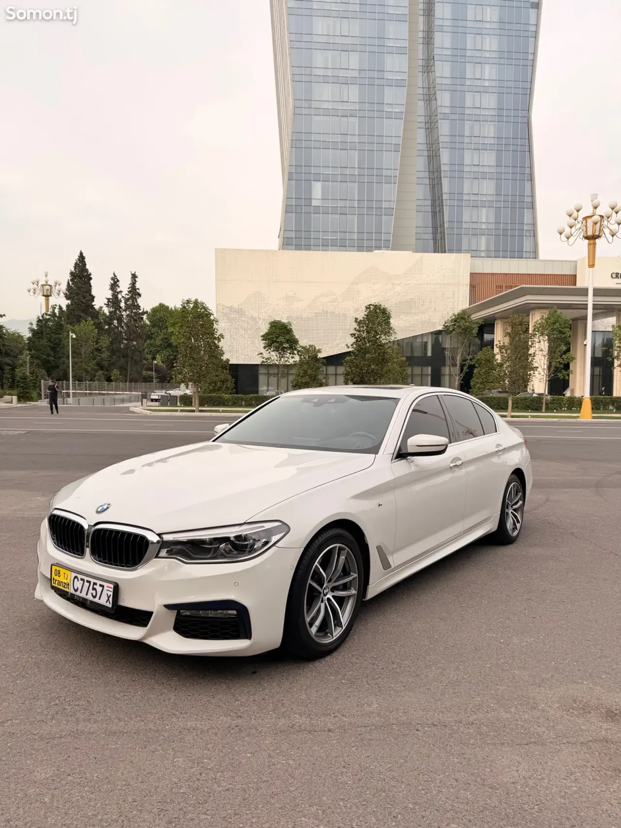 BMW 5 series 2018 · 2.0 AT