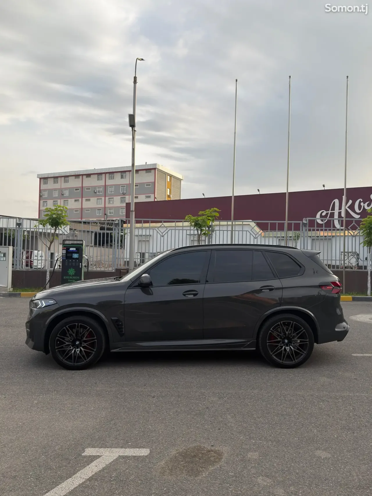 BMW X5 M 2024 · 4.4 AT