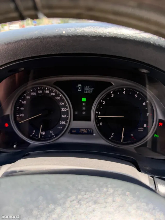 Lexus IS series 2011 · 3.0 AT