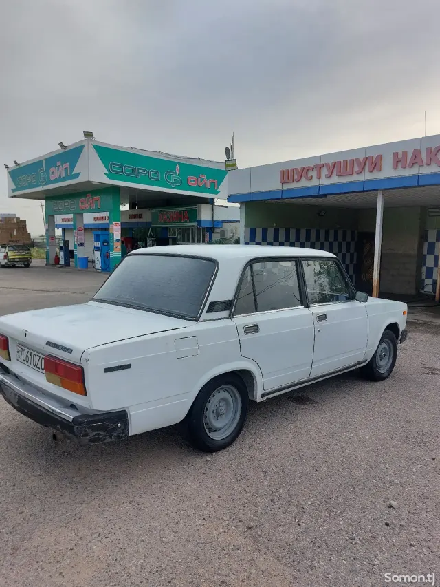 Lada (ВАЗ) 2107 2005 · 1.6 MT