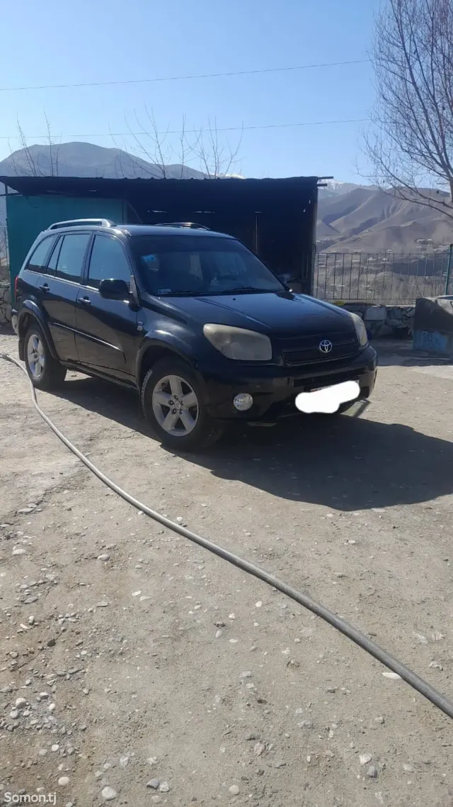 Toyota RAV 4 2004 · 2.4 AT