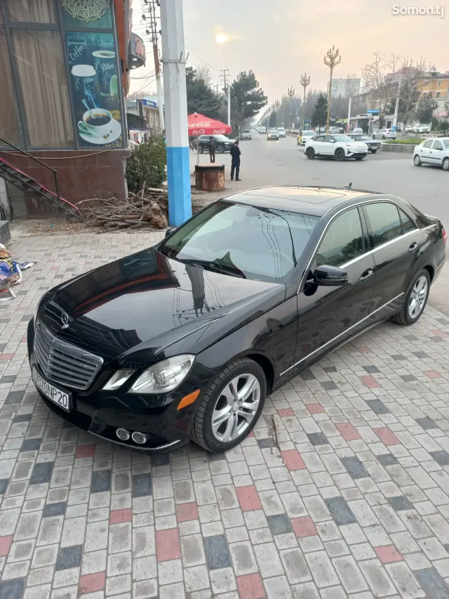Mercedes-Benz E class 2011 · 3.5 AT