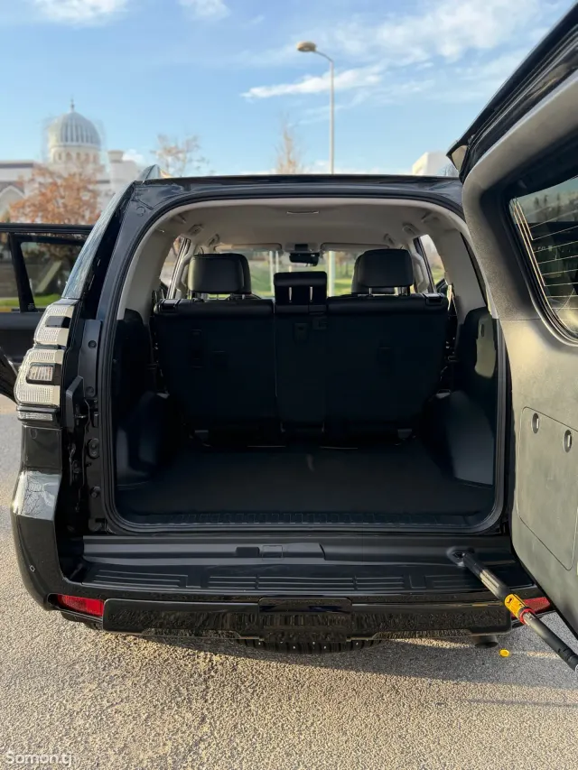Toyota Land Cruiser Prado 2022 · 3.0 AT