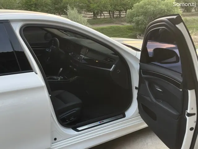 BMW 5 series 2016 · 2.0 AT