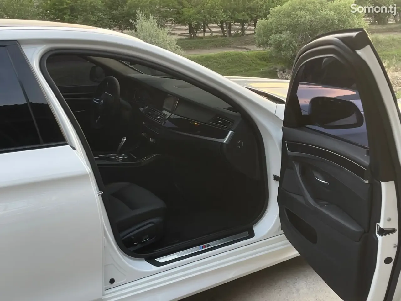 BMW 5 series 2016 · 2.0 AT