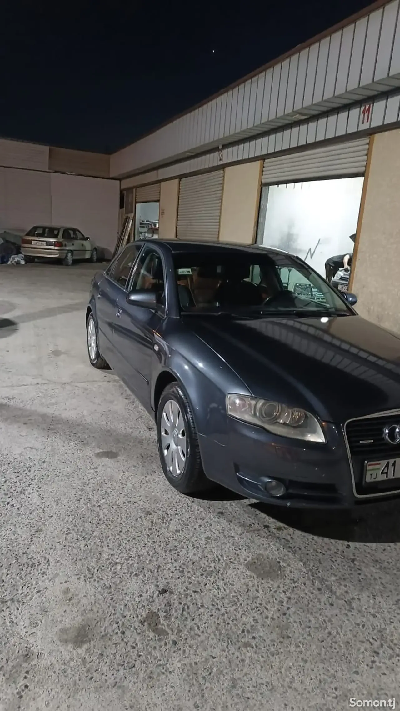 Audi A4 2005 · 1.8 MT